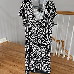 NWT Nicole Miller Black and Cream Patterned Dress